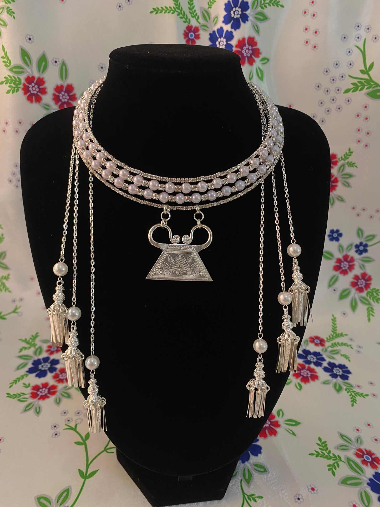 RSN426 Rhinestone Necklace w/Earrings