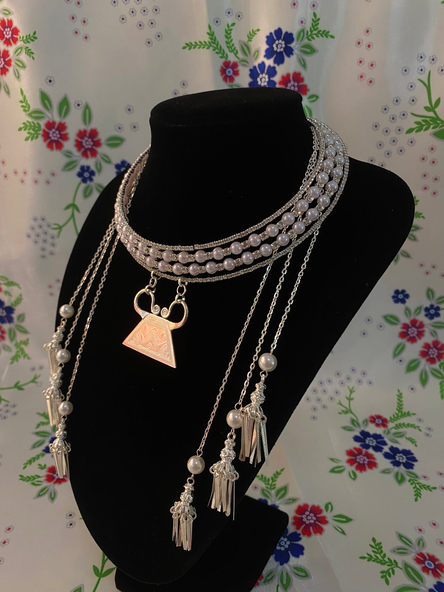 RSN426 Rhinestone Necklace w/Earrings