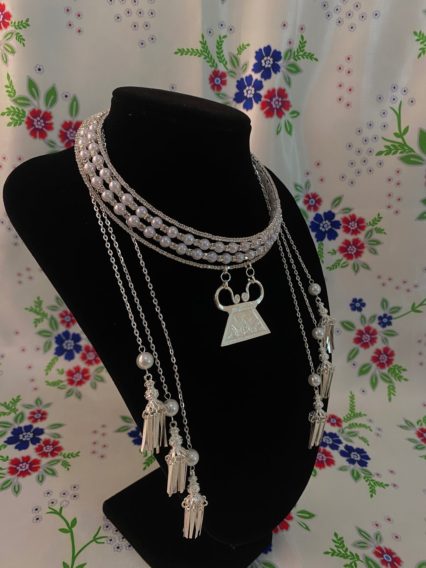 RSN426 Rhinestone Necklace w/Earrings