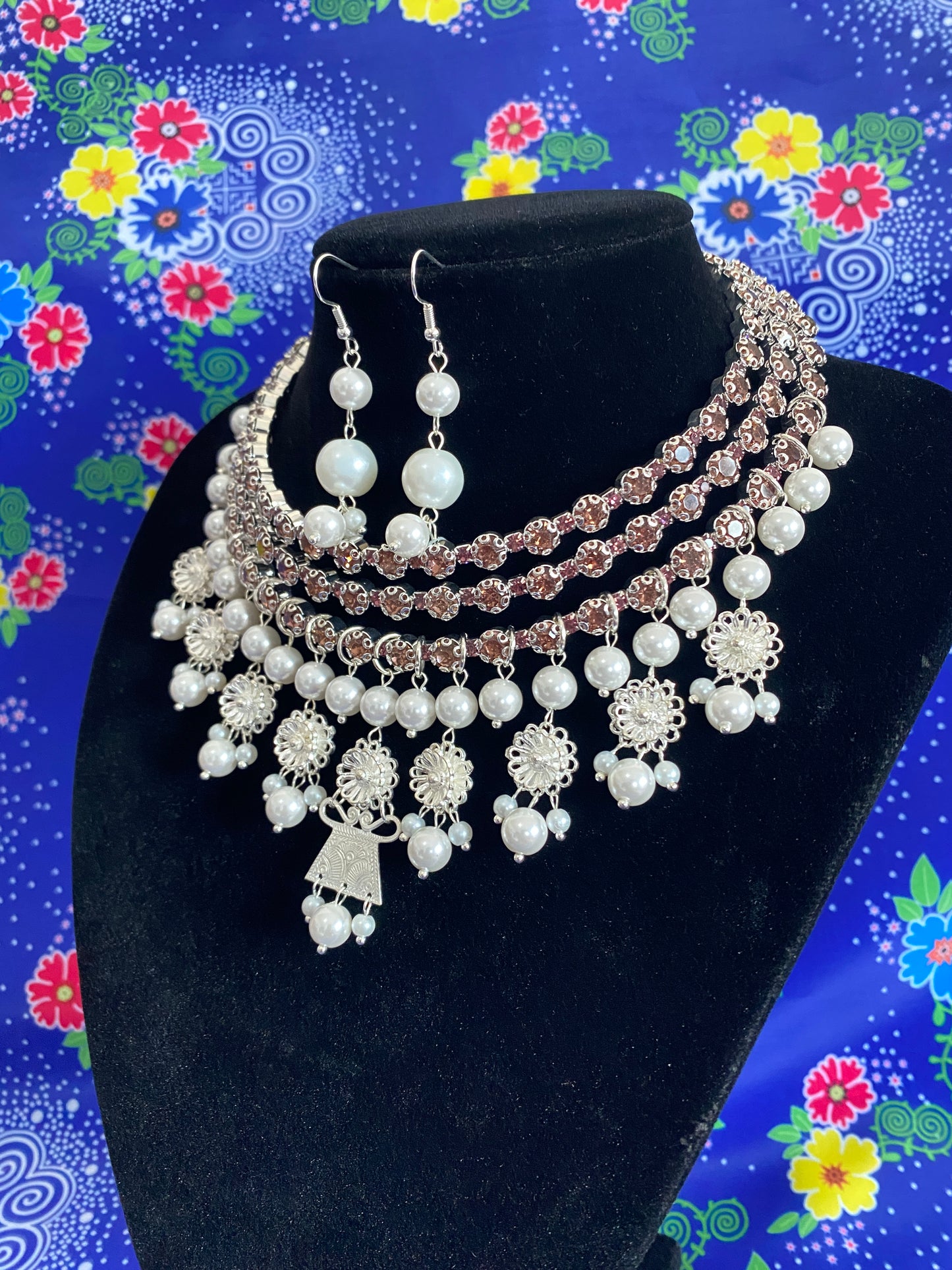 RSN435 Rhinestone Necklace w/Earrings