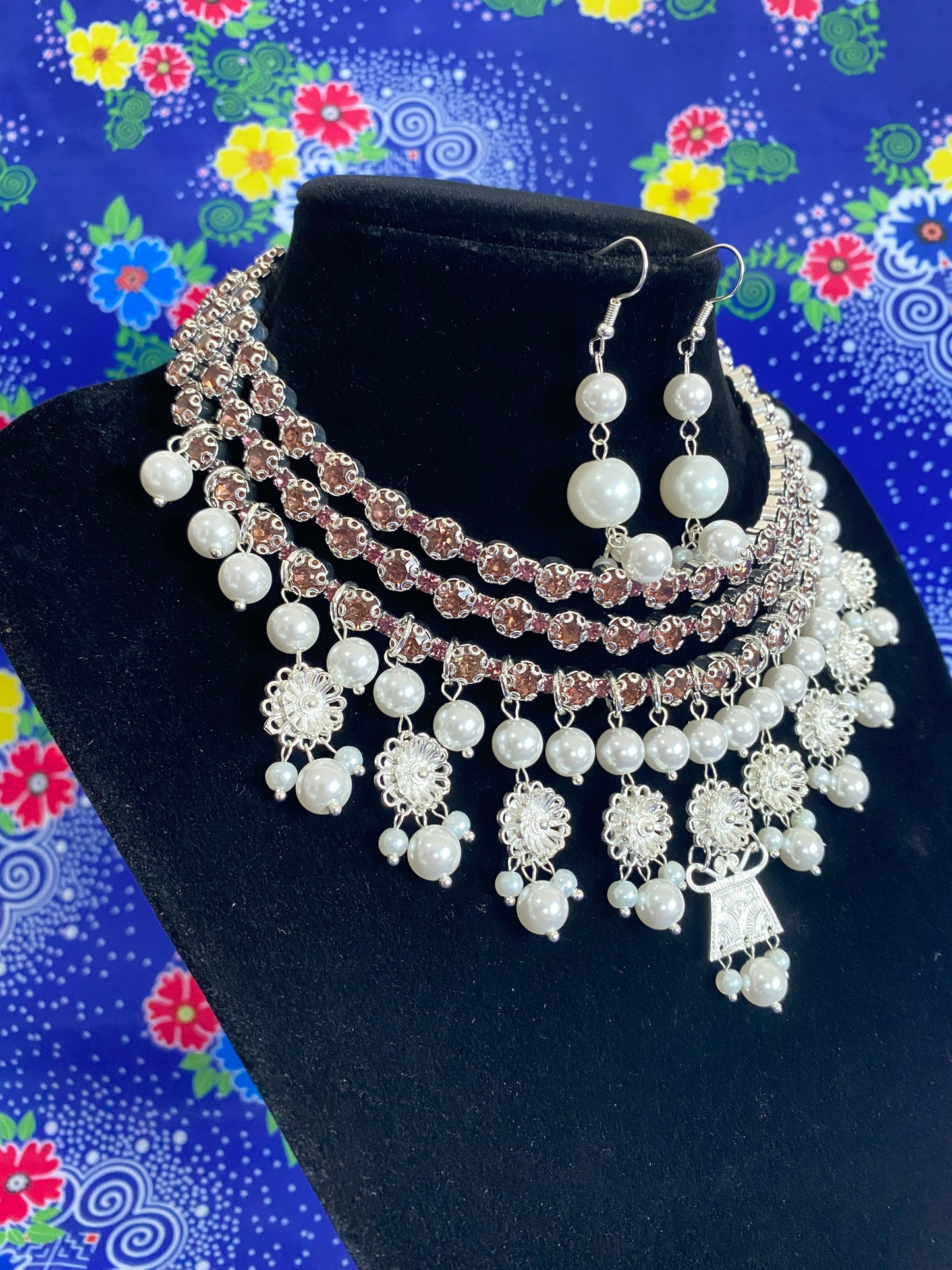 RSN435 Rhinestone Necklace w/Earrings
