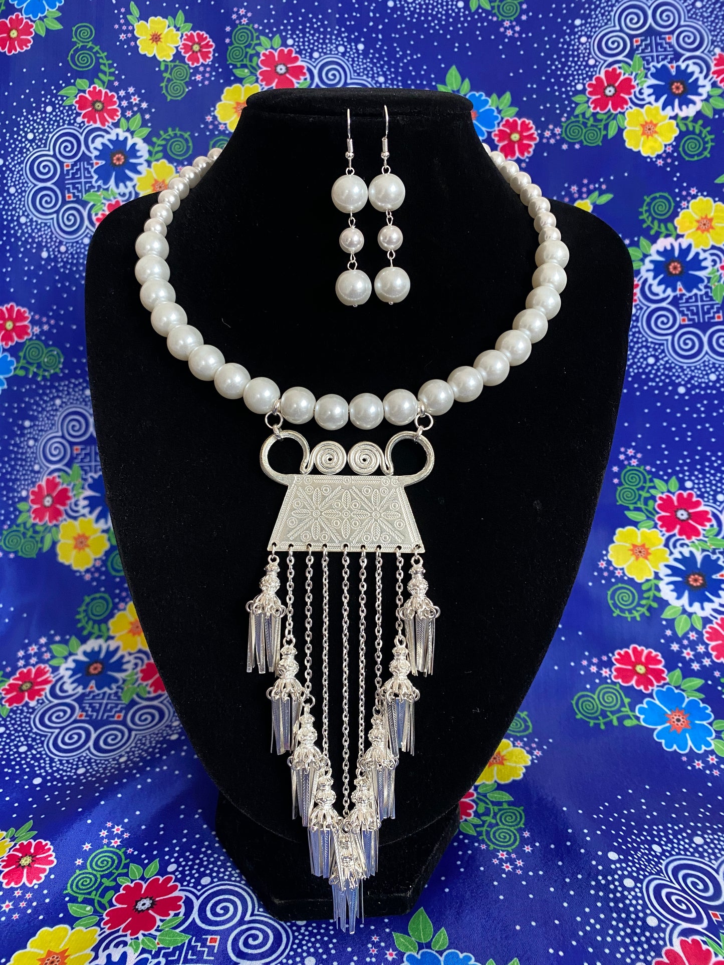 GPN186 Bold Glass Pearl Necklace w/Earrings
