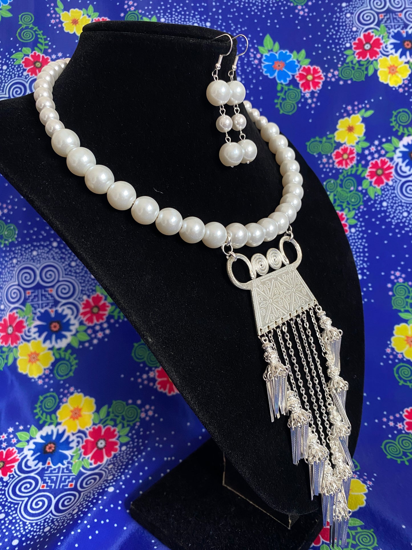 GPN186 Bold Glass Pearl Necklace w/Earrings