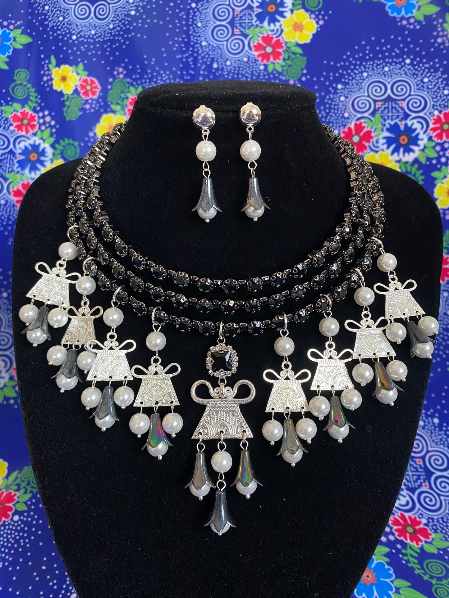 RSN008 Black Rhinestone Necklace w/Earrings