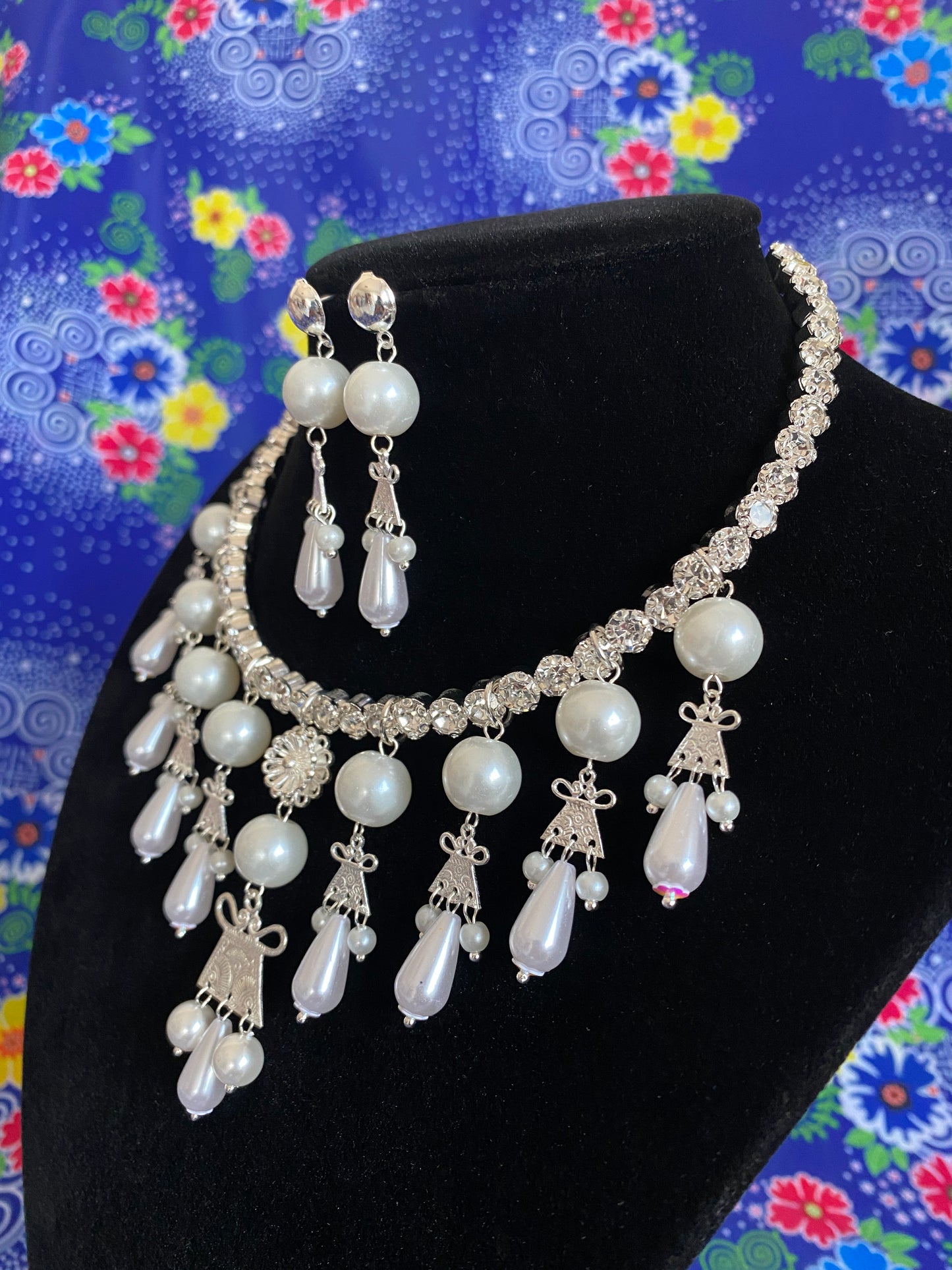 RSN024 Rhinestone Necklace Silver w/Earrings