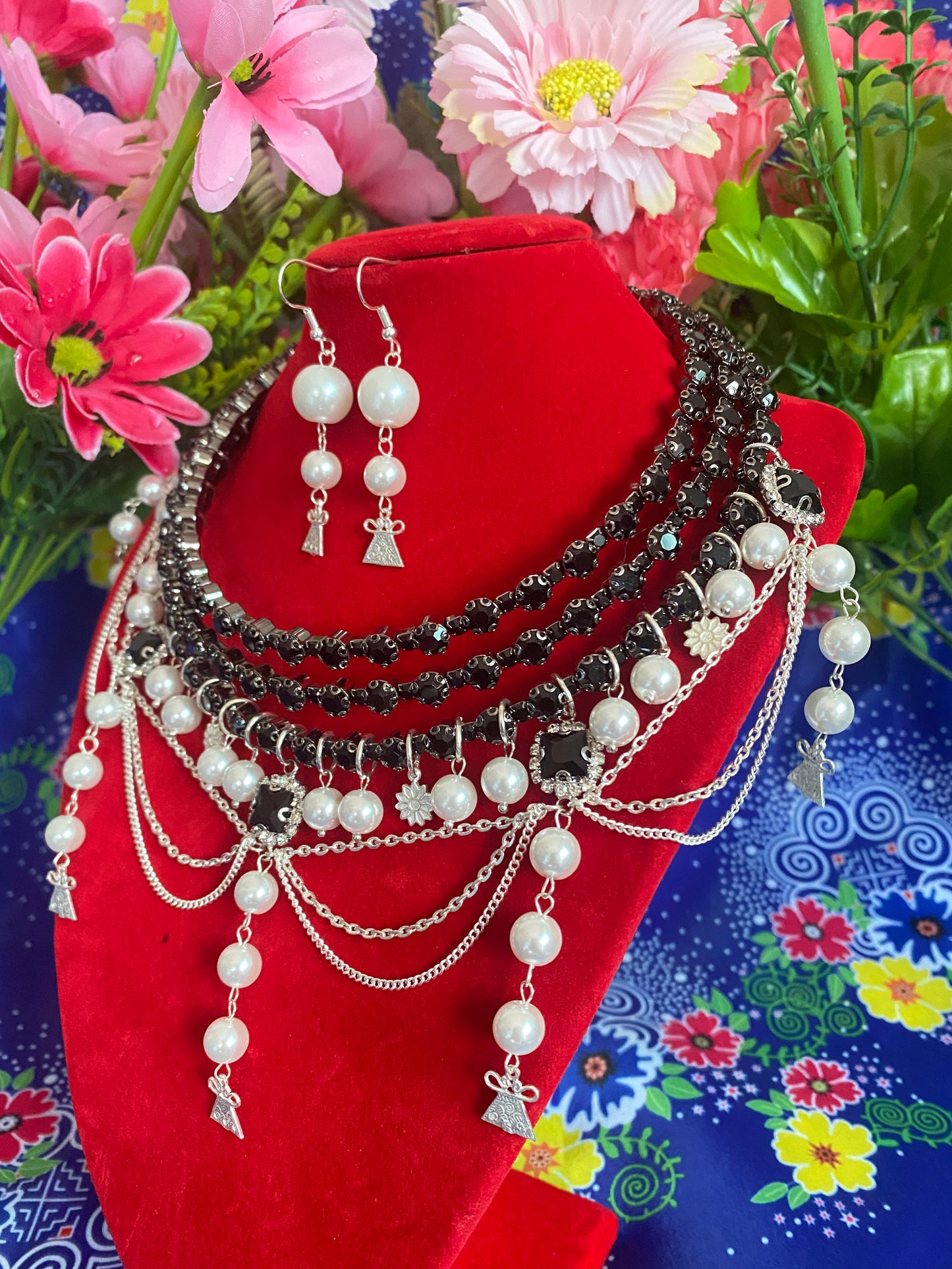 RSN039 Rhinestone Necklace Black w/Earrings