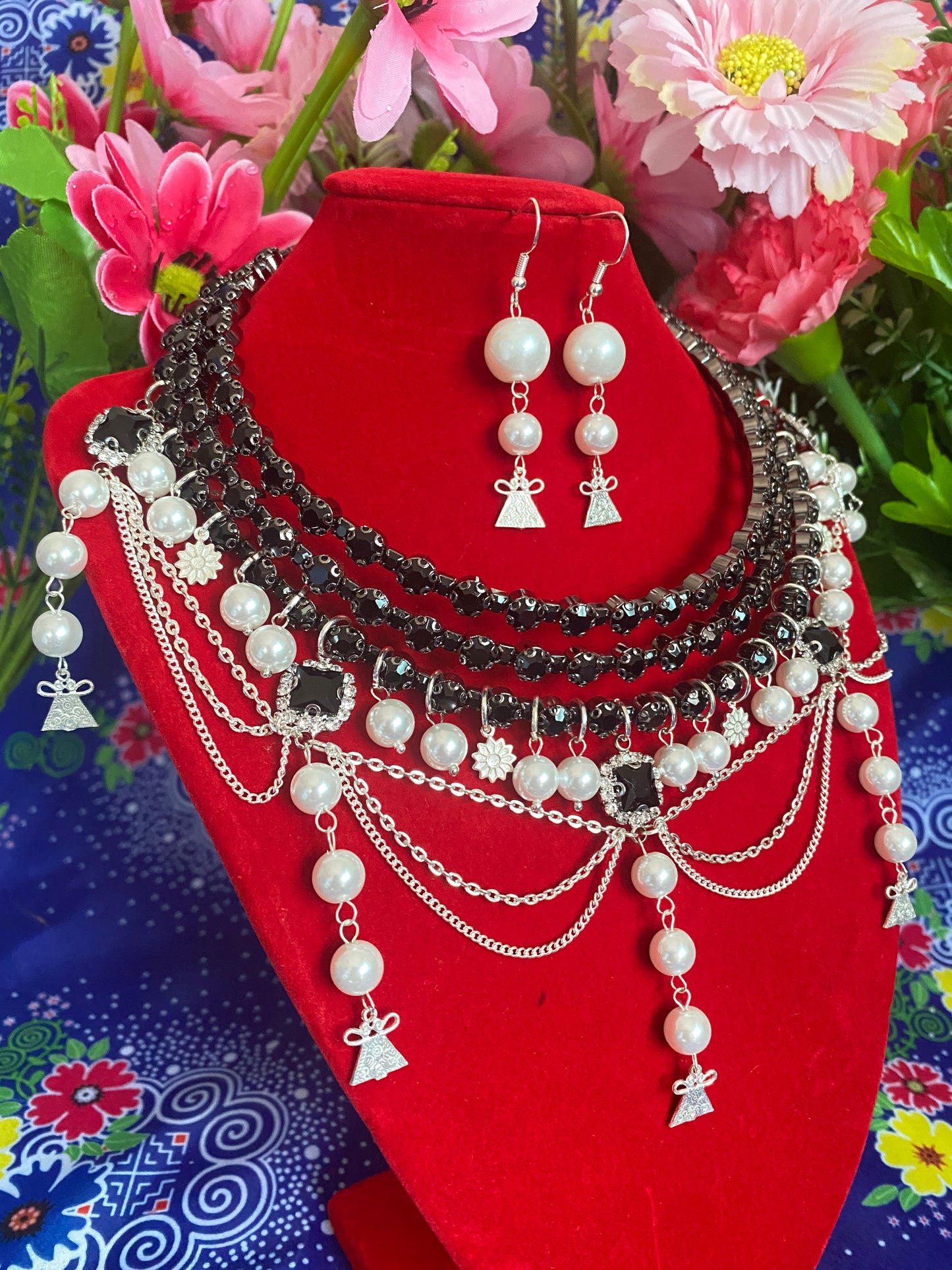 RSN039 Rhinestone Necklace Black w/Earrings