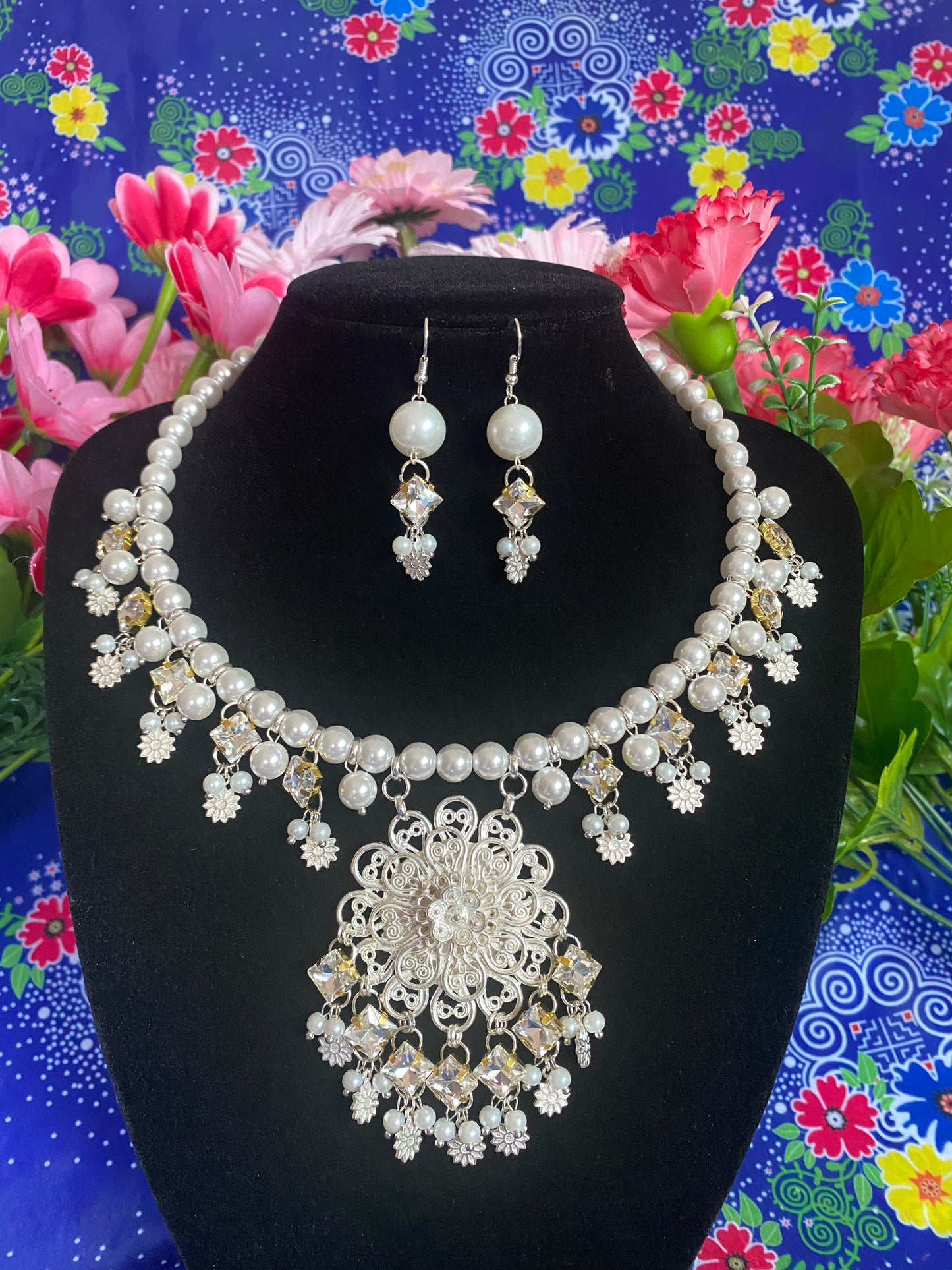 GPN001 Glamorous Glass Pearl Necklace w/Earrings