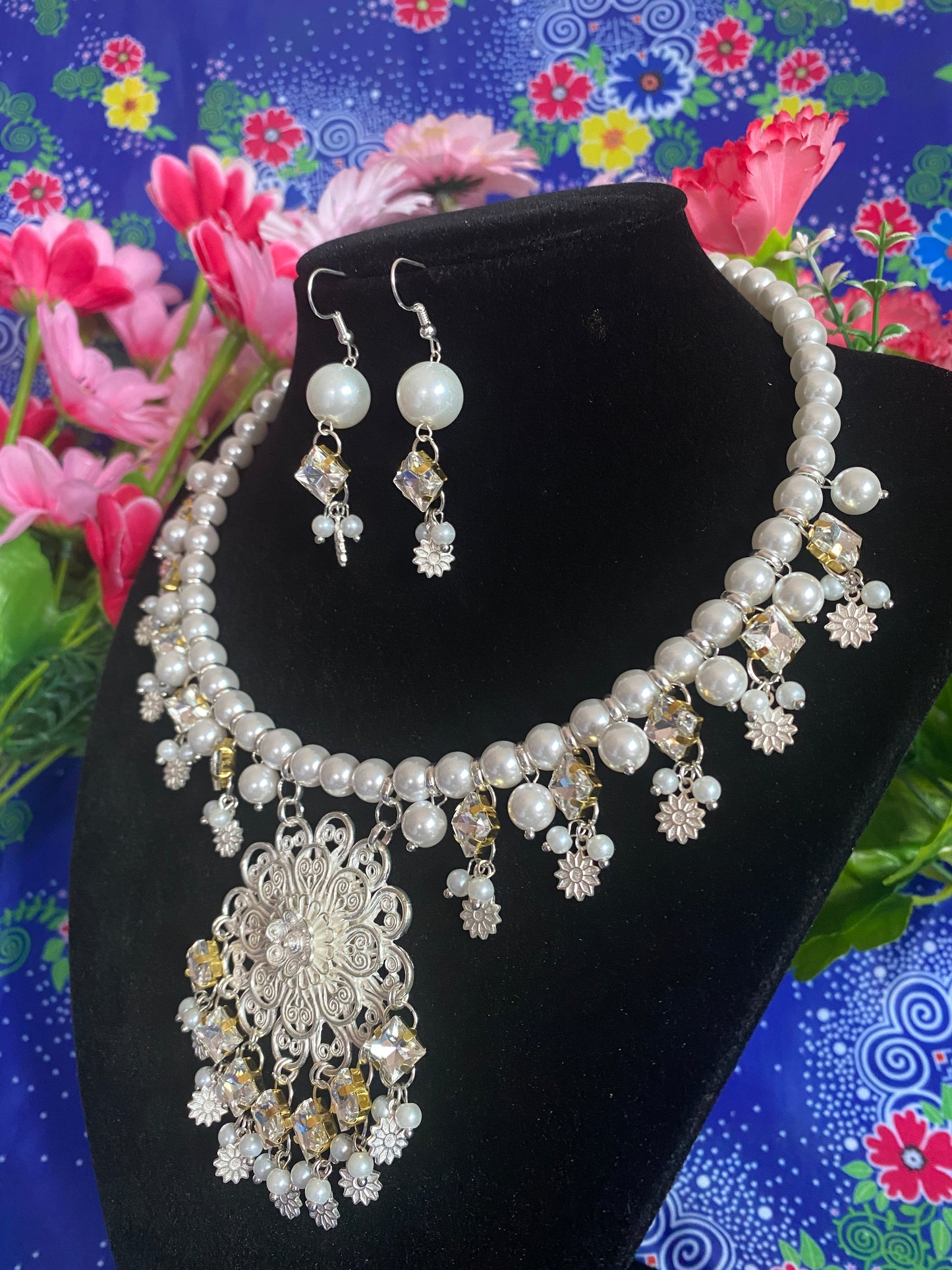 GPN001 Glamorous Glass Pearl Necklace w/Earrings