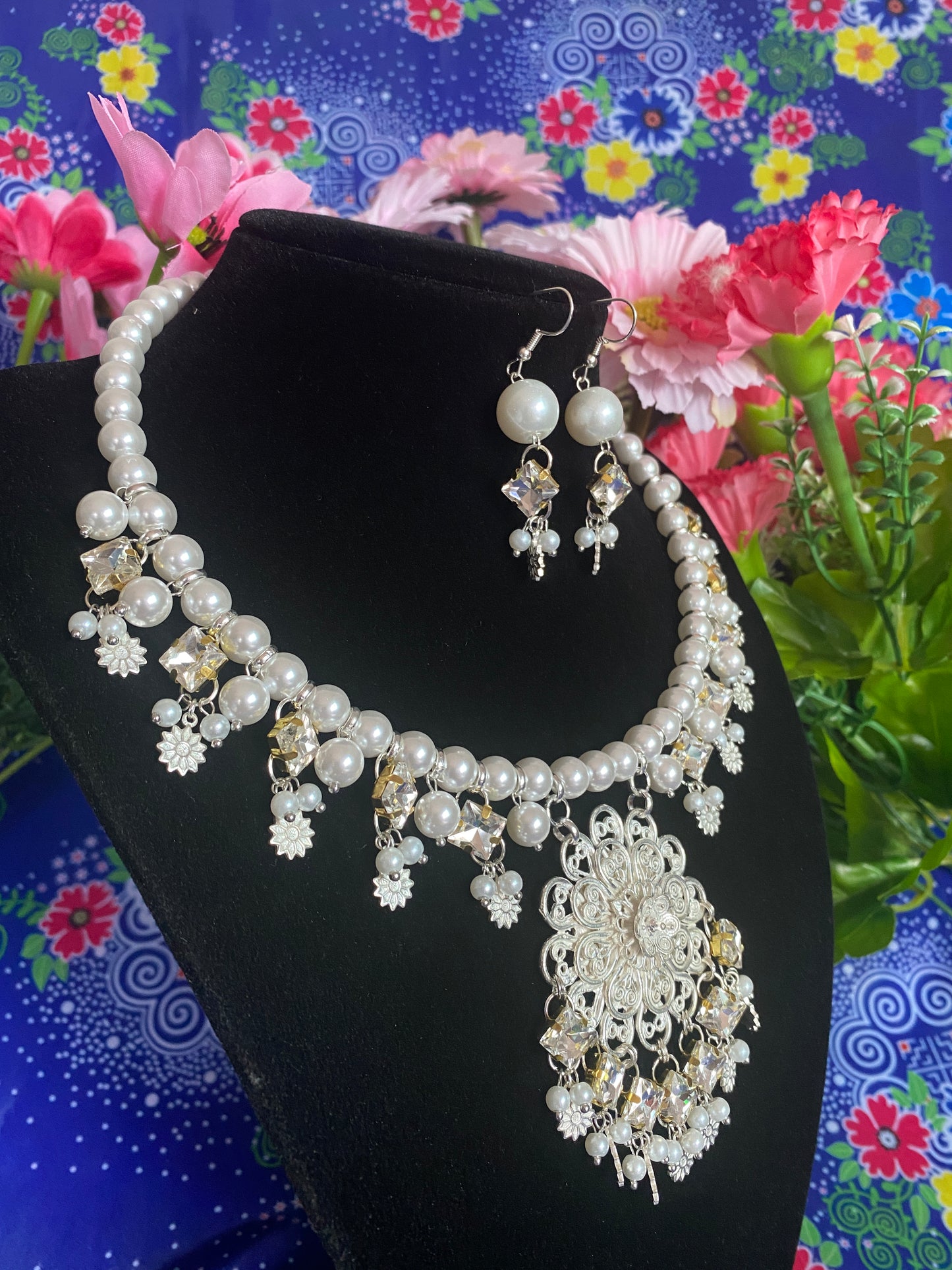 GPN001 Glamorous Glass Pearl Necklace w/Earrings