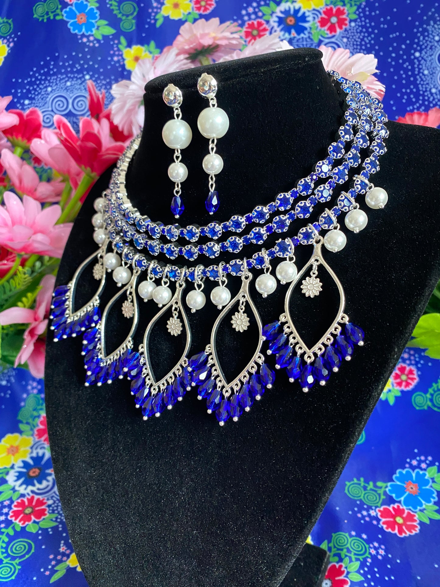 RSN044 Exquisite Rhinestone Necklace w/Earrings