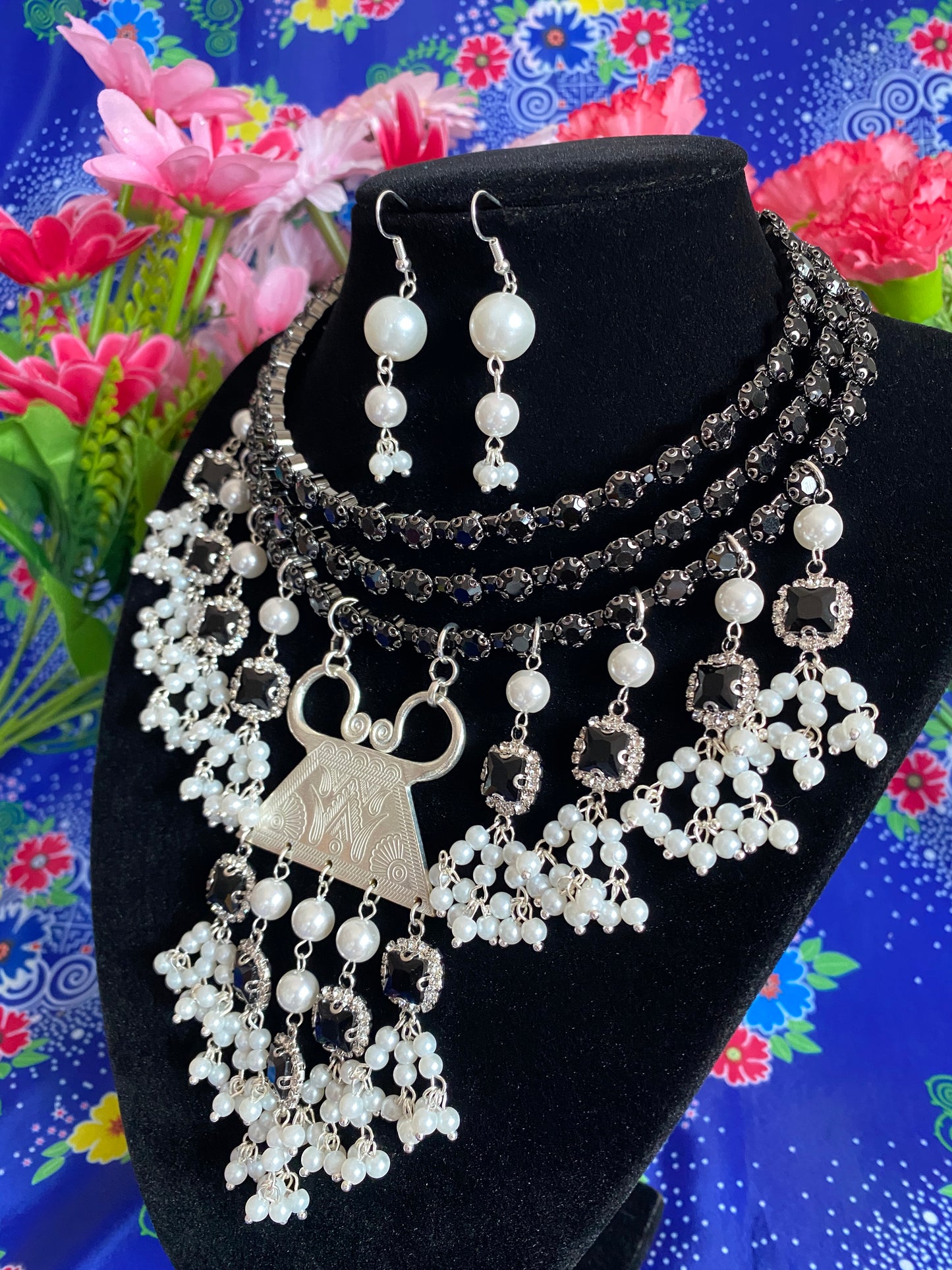 RSN049 Rhinestone Necklace w/Earrings