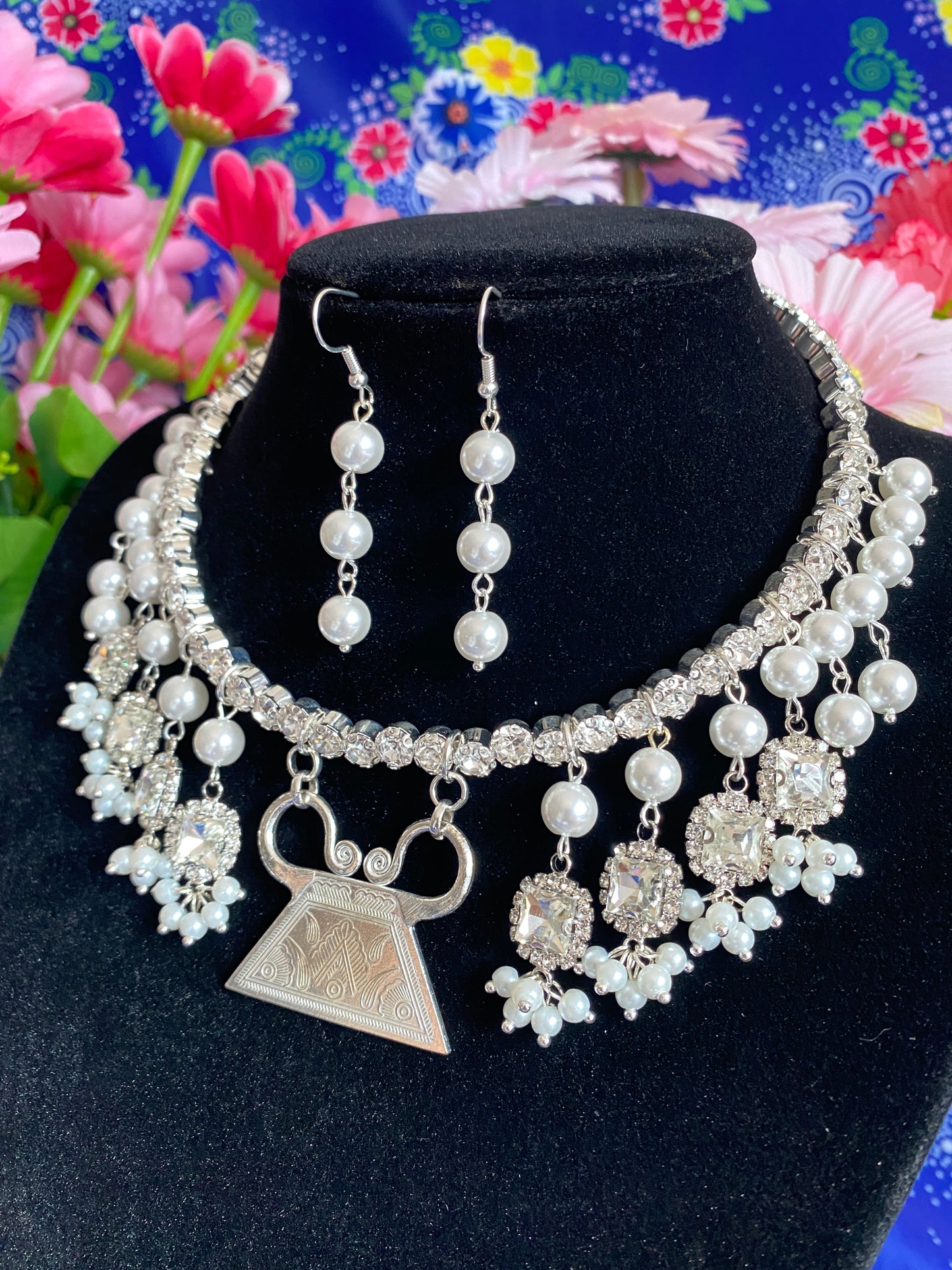 RSN054 Rhinestone Necklace w/Earrings