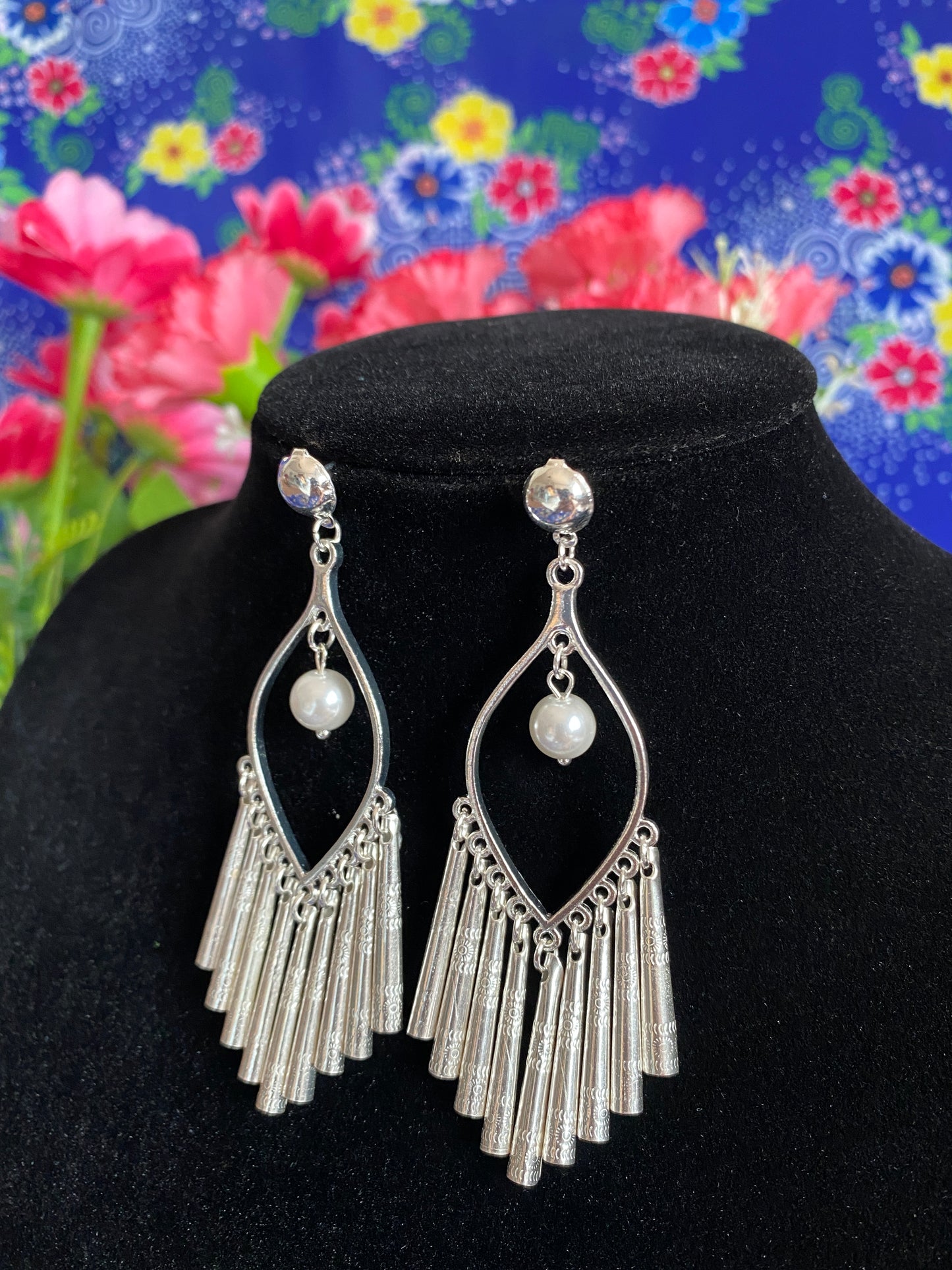 E102 Earring