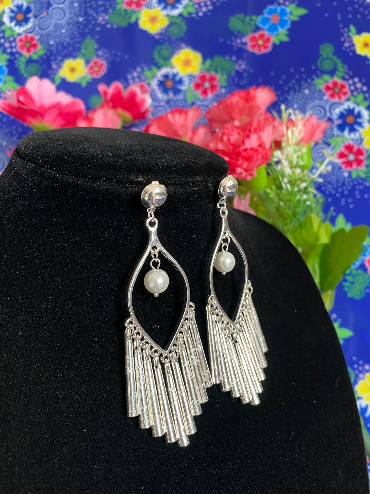 E102 Earring