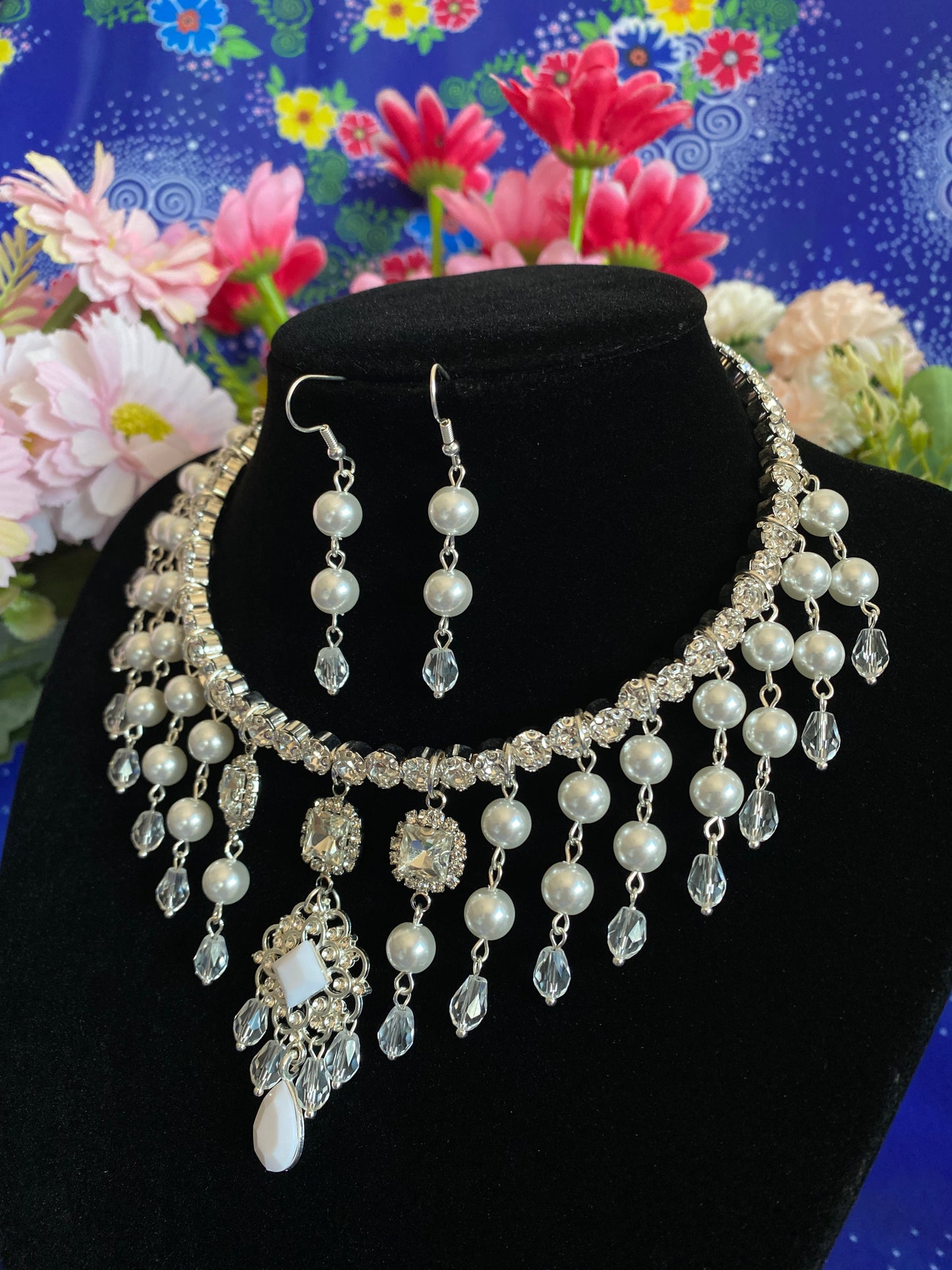 RSN056 Rhinestone Necklace w/Earrings