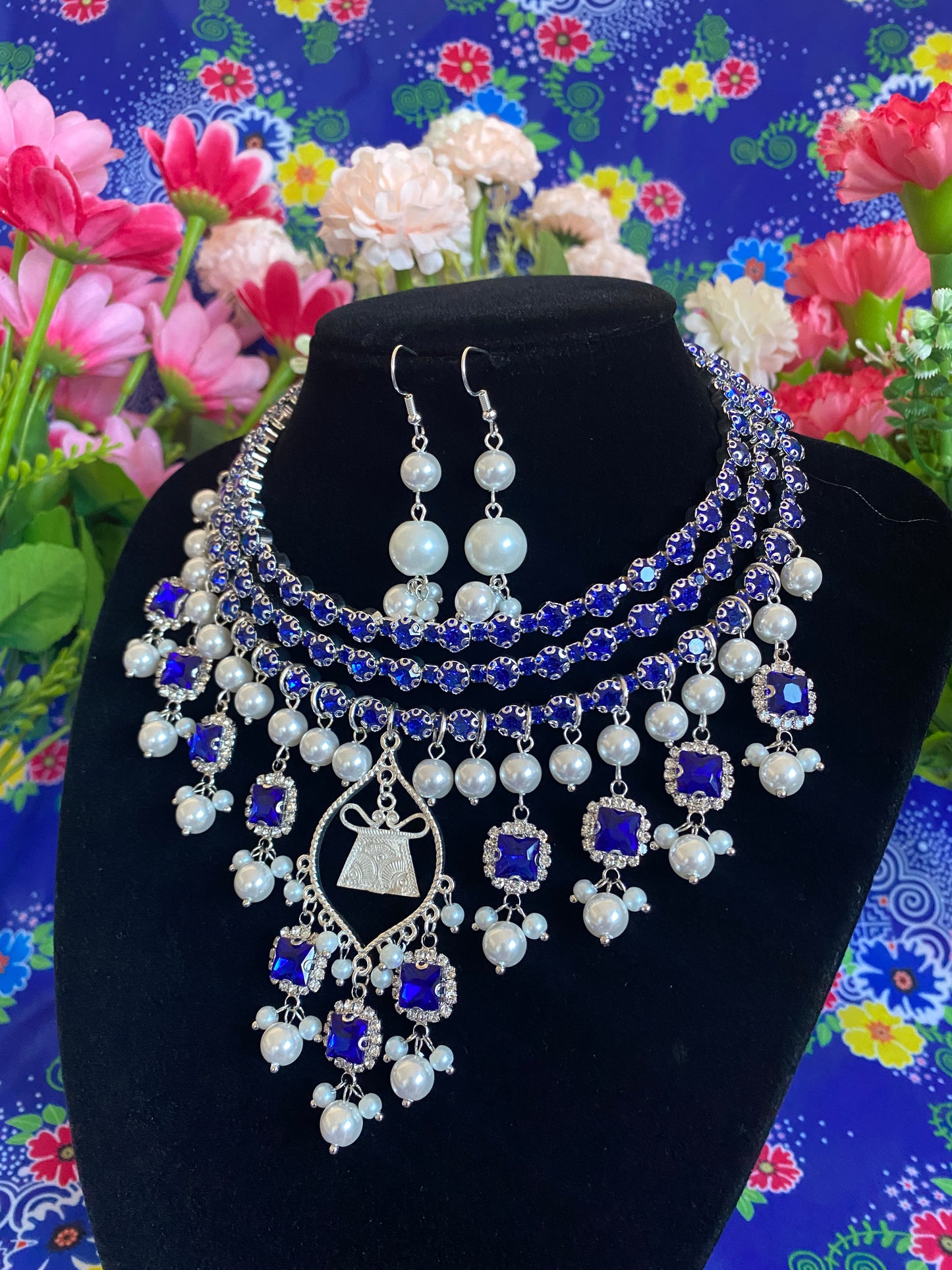 RSN057 Rhinestone Necklace w/Earrings