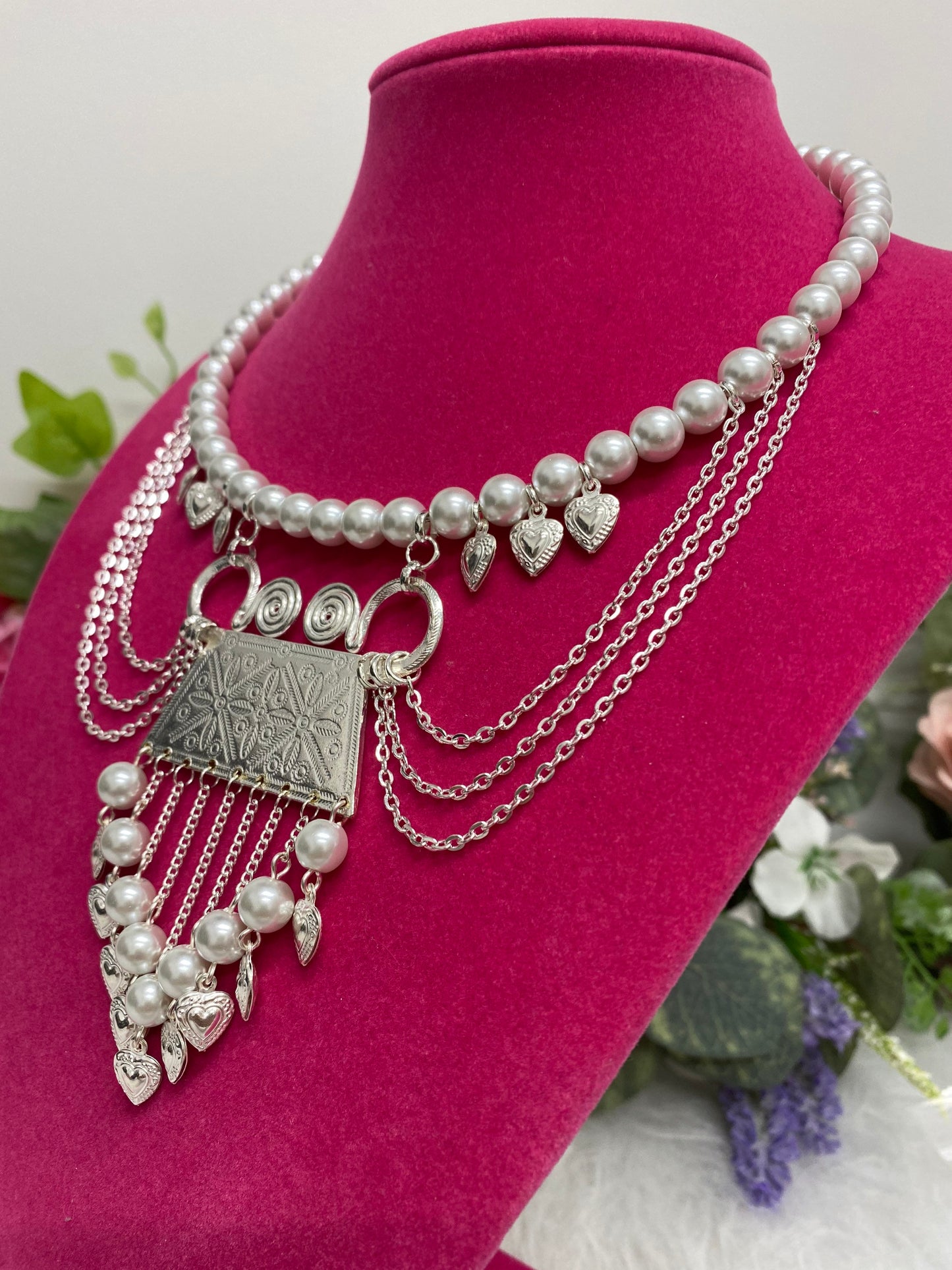 Heart choker GPN244