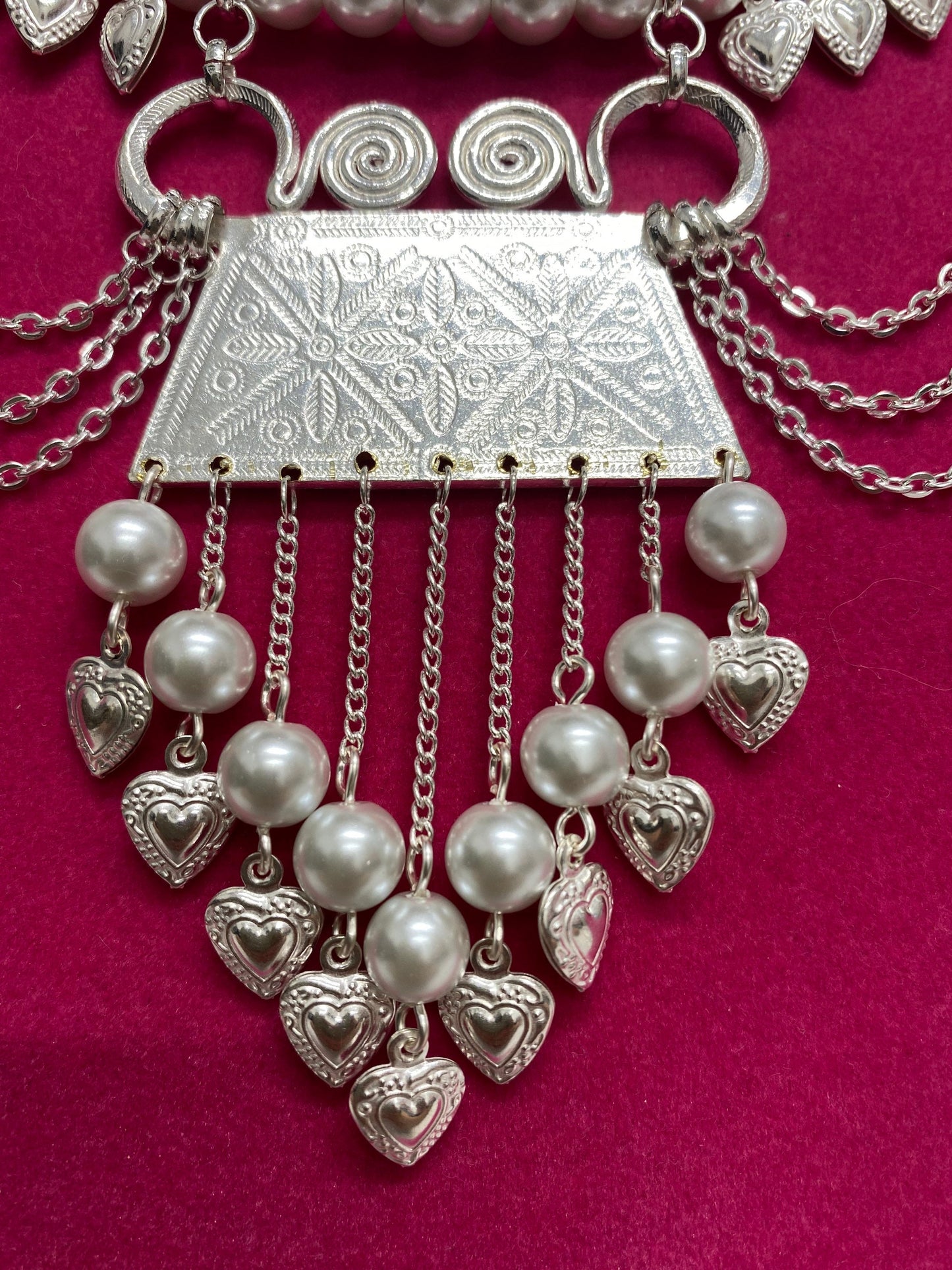 Heart choker GPN244