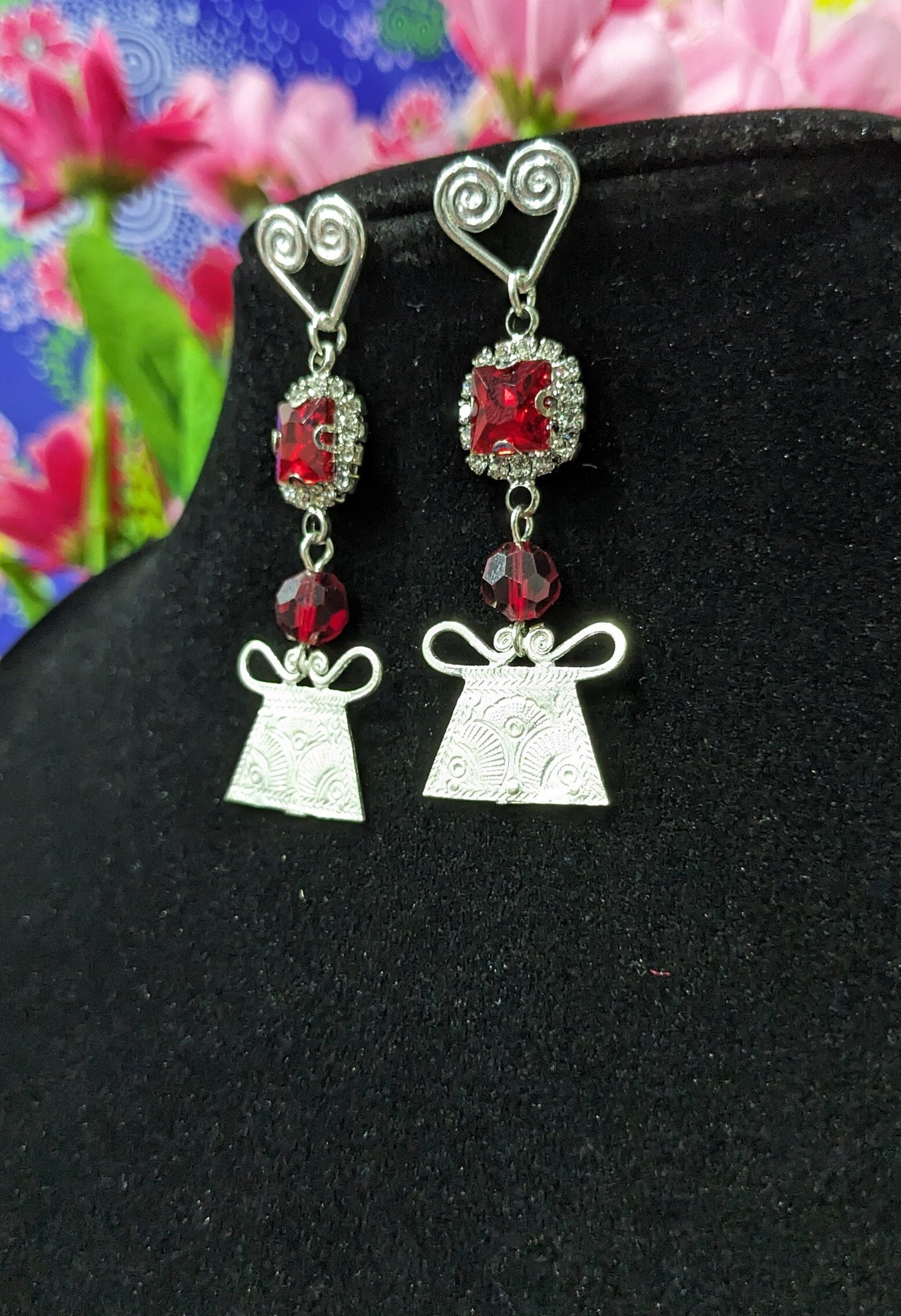 Uniquely Stylish Earrings E255