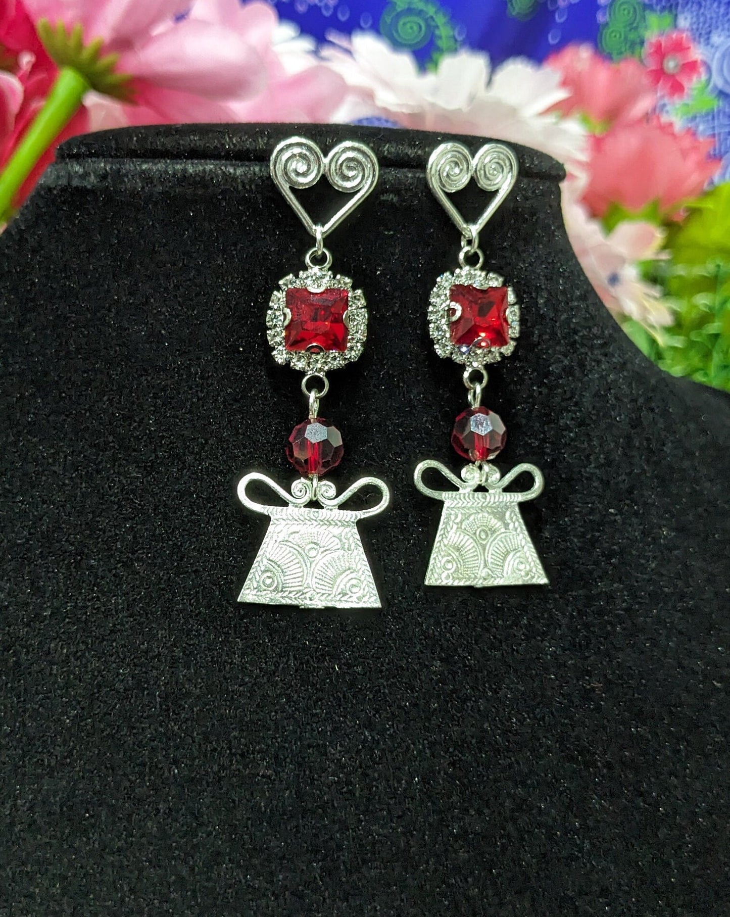 Uniquely Stylish Earrings E255