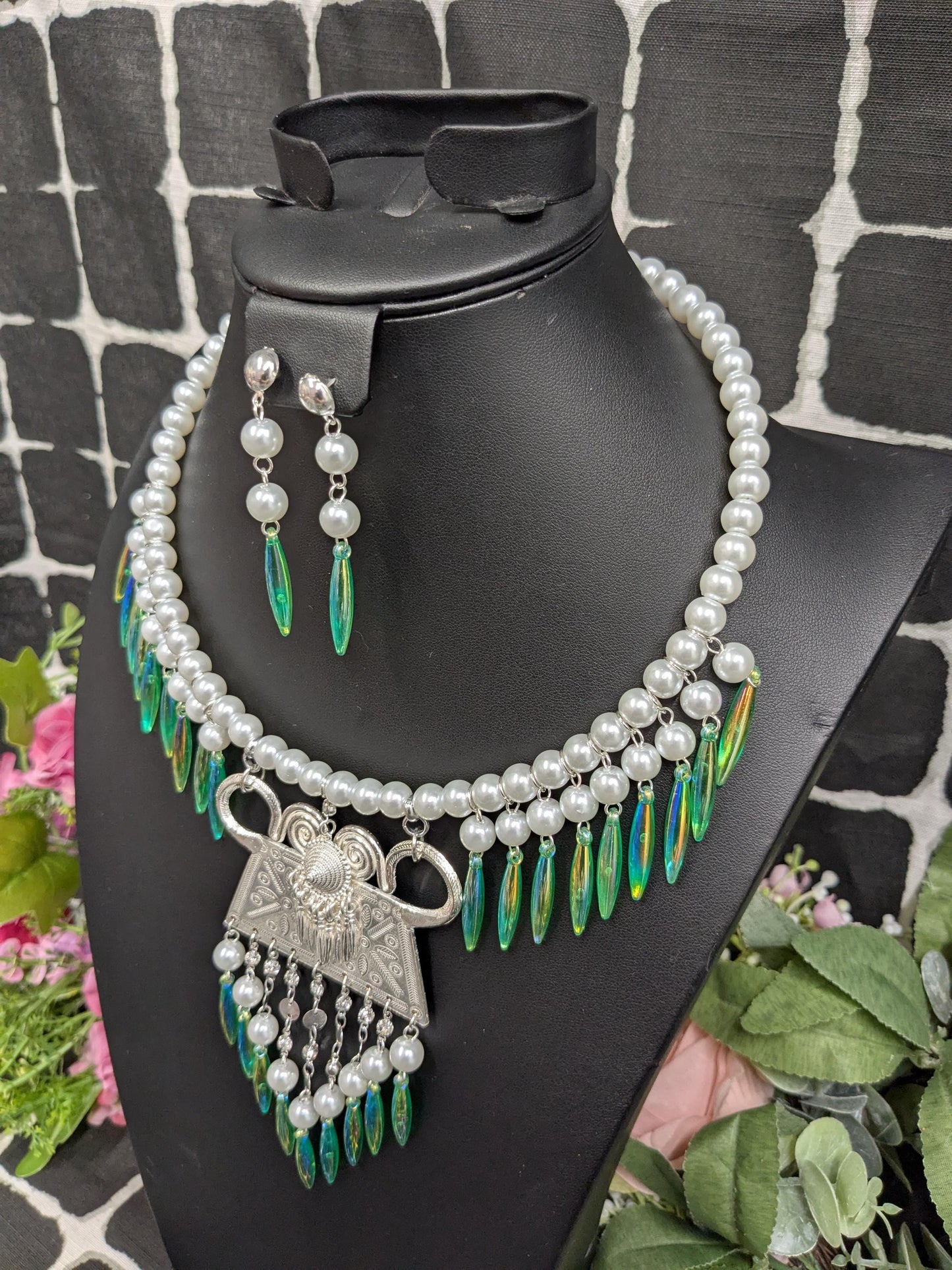 Glass Pearl Choker GPN0225004
