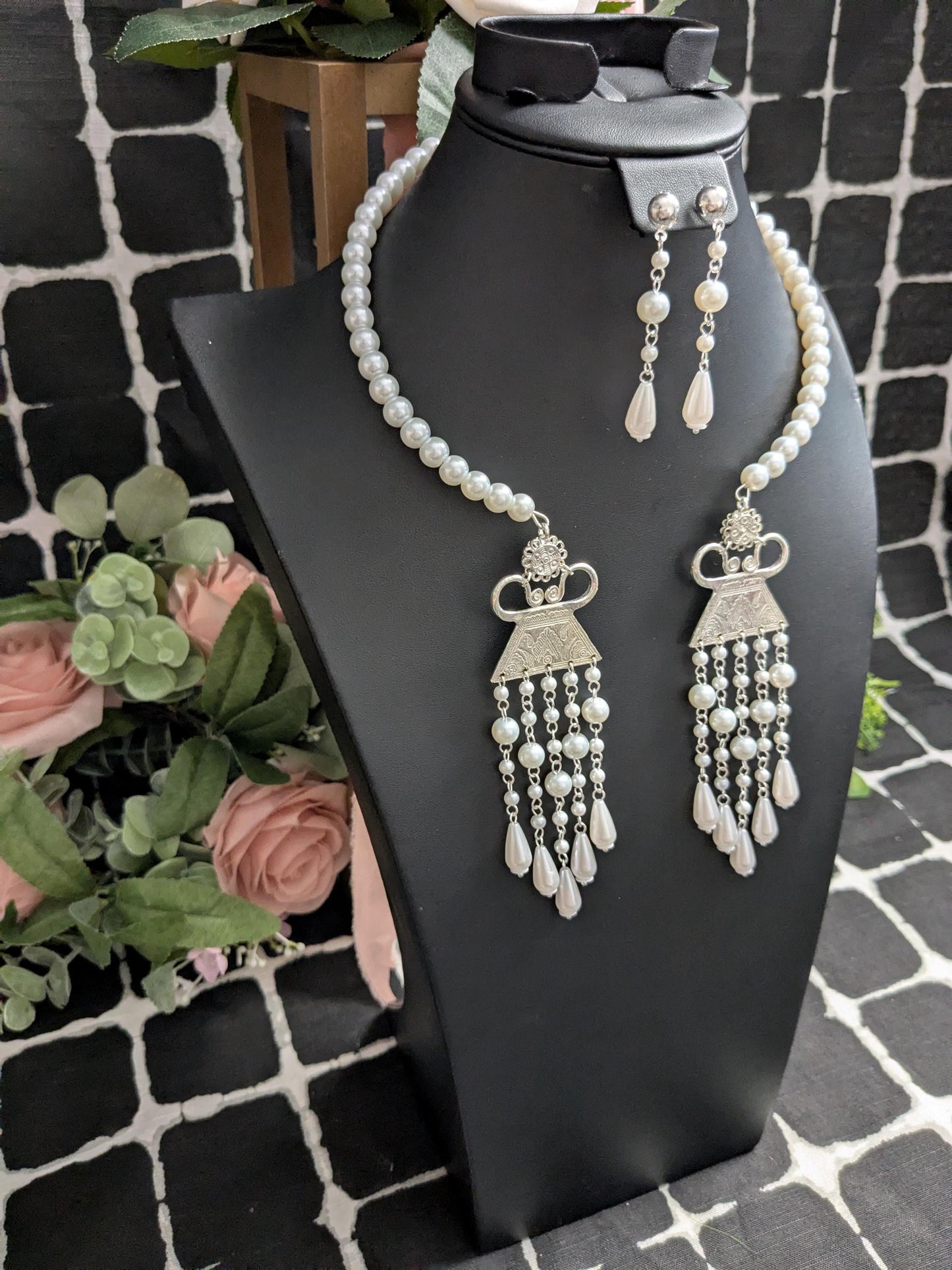 Glass Pearl Choker GPN0225005