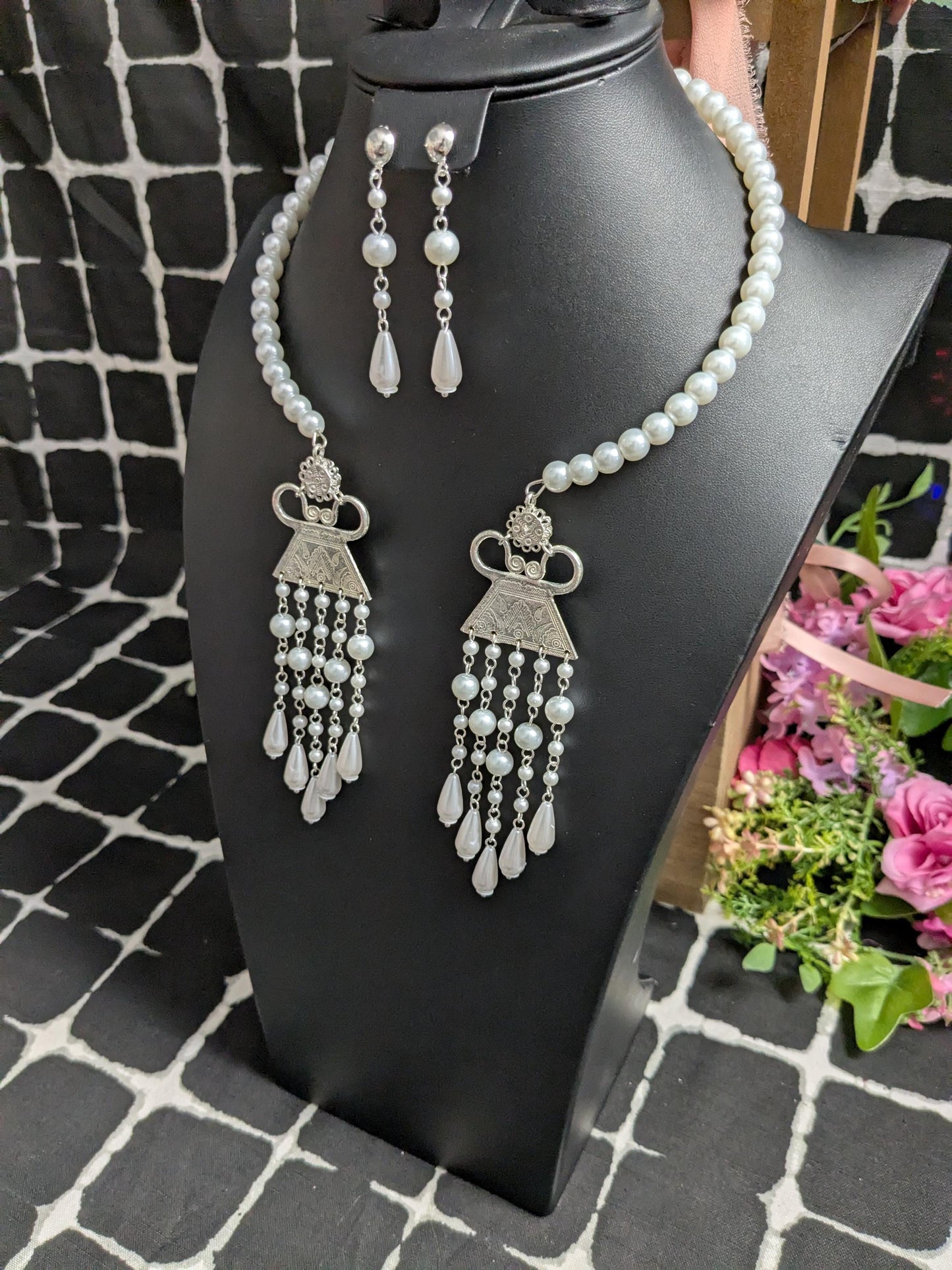 Glass Pearl Choker GPN0225005