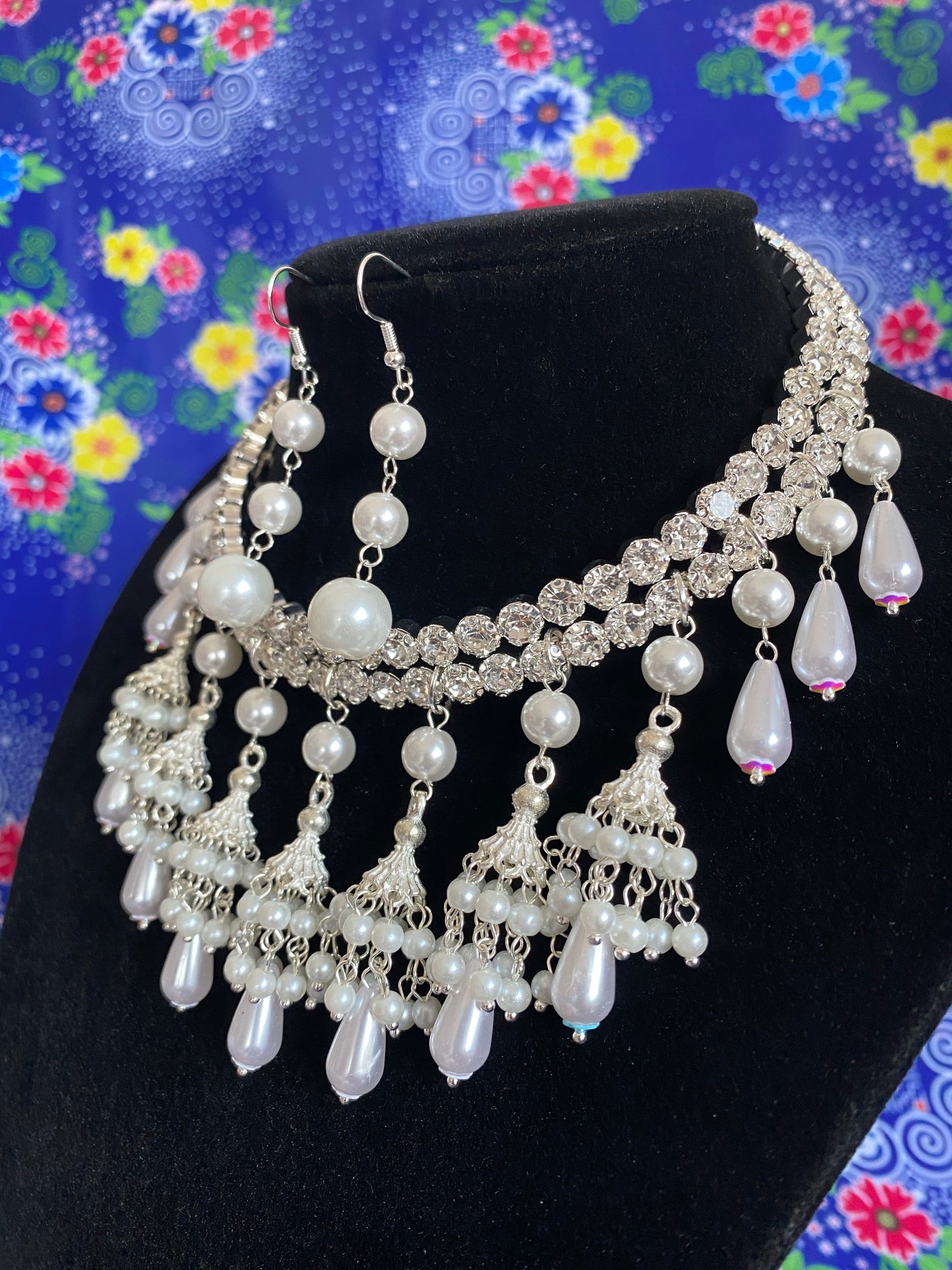 RSN016 Rhinestone Necklace Silver w/Earrings