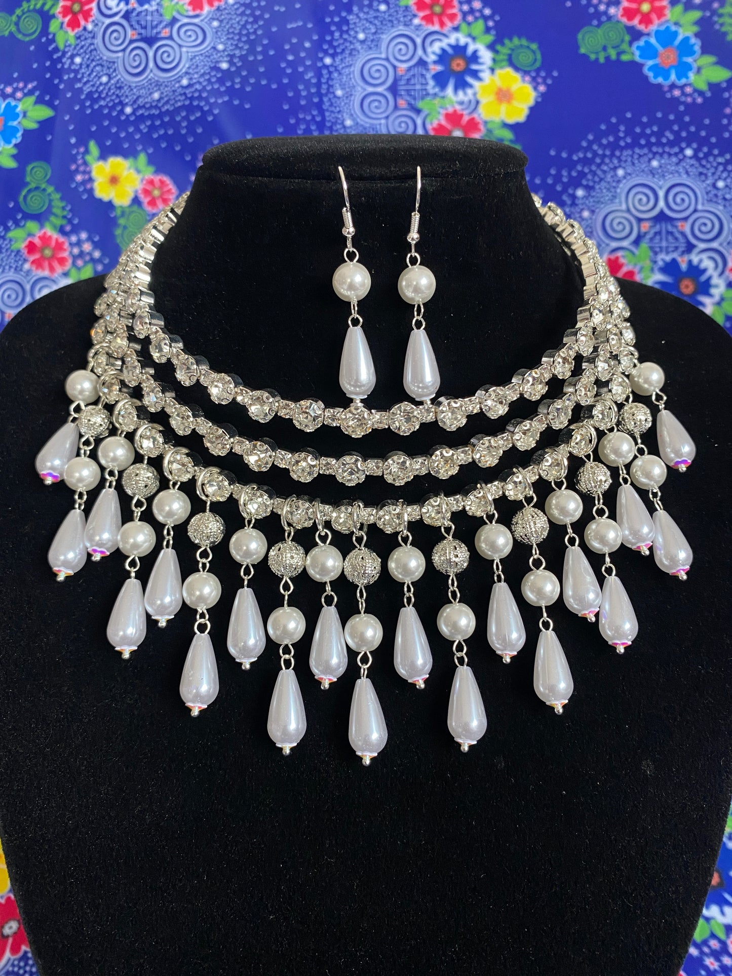 RSN034 Rhinestone Necklace w/Earrings