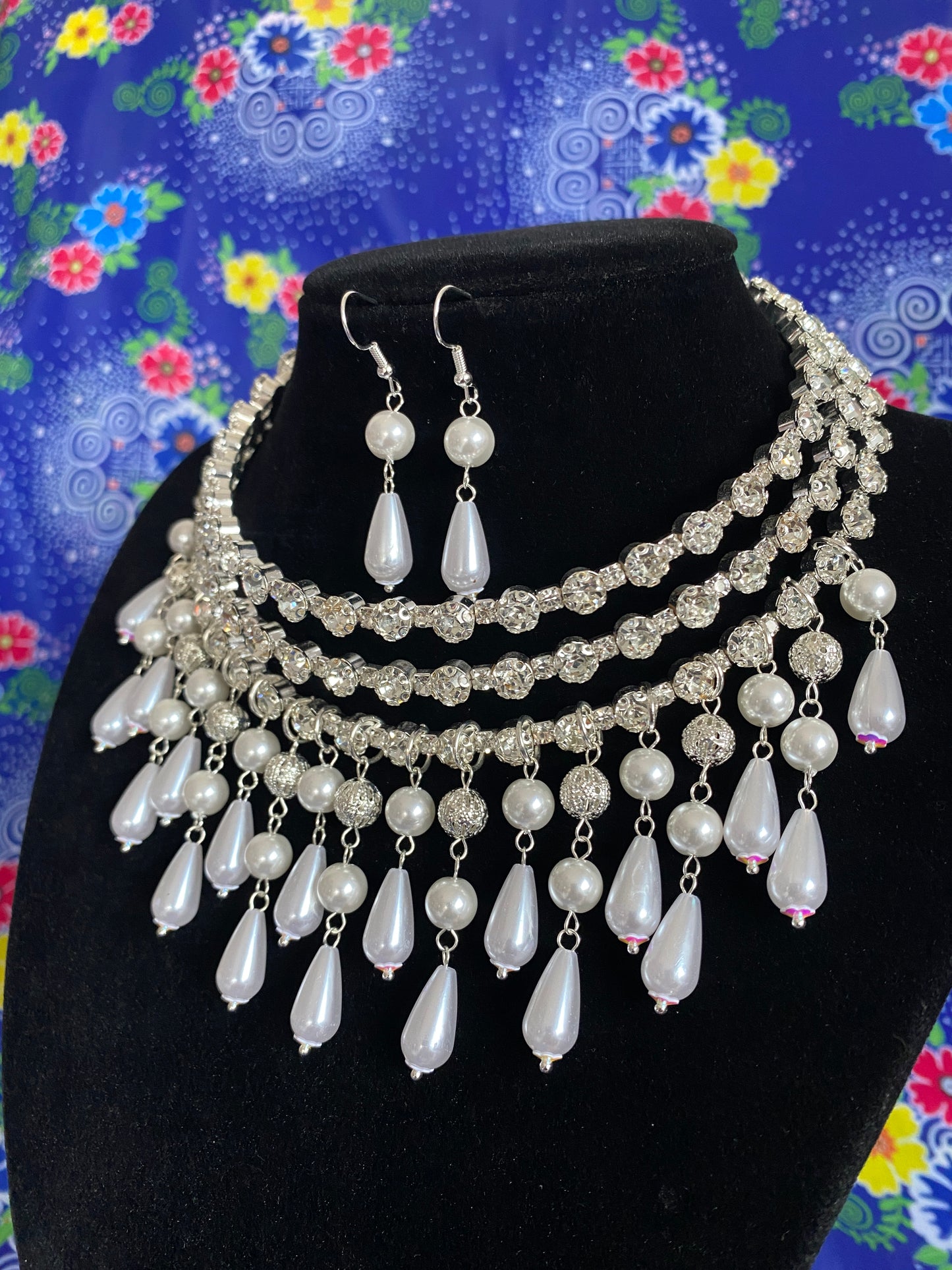 RSN034 Rhinestone Necklace w/Earrings