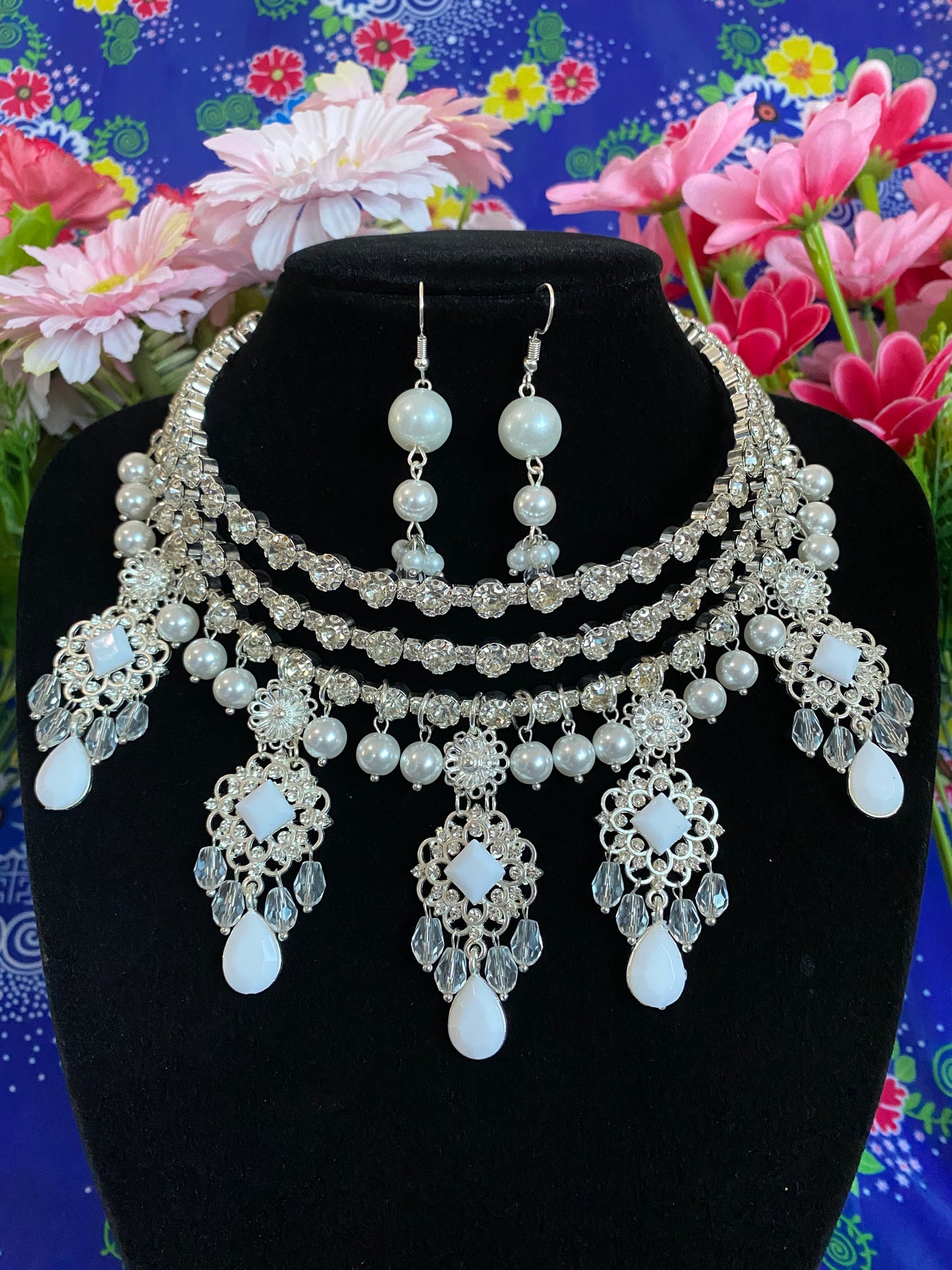 RSN092 Rhinestone Necklace w/Earrings