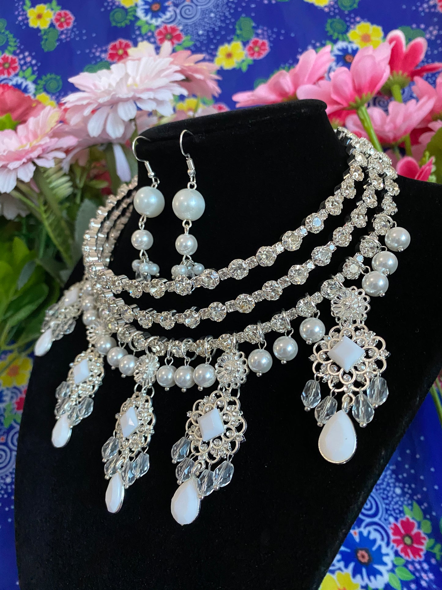 RSN092 Rhinestone Necklace w/Earrings