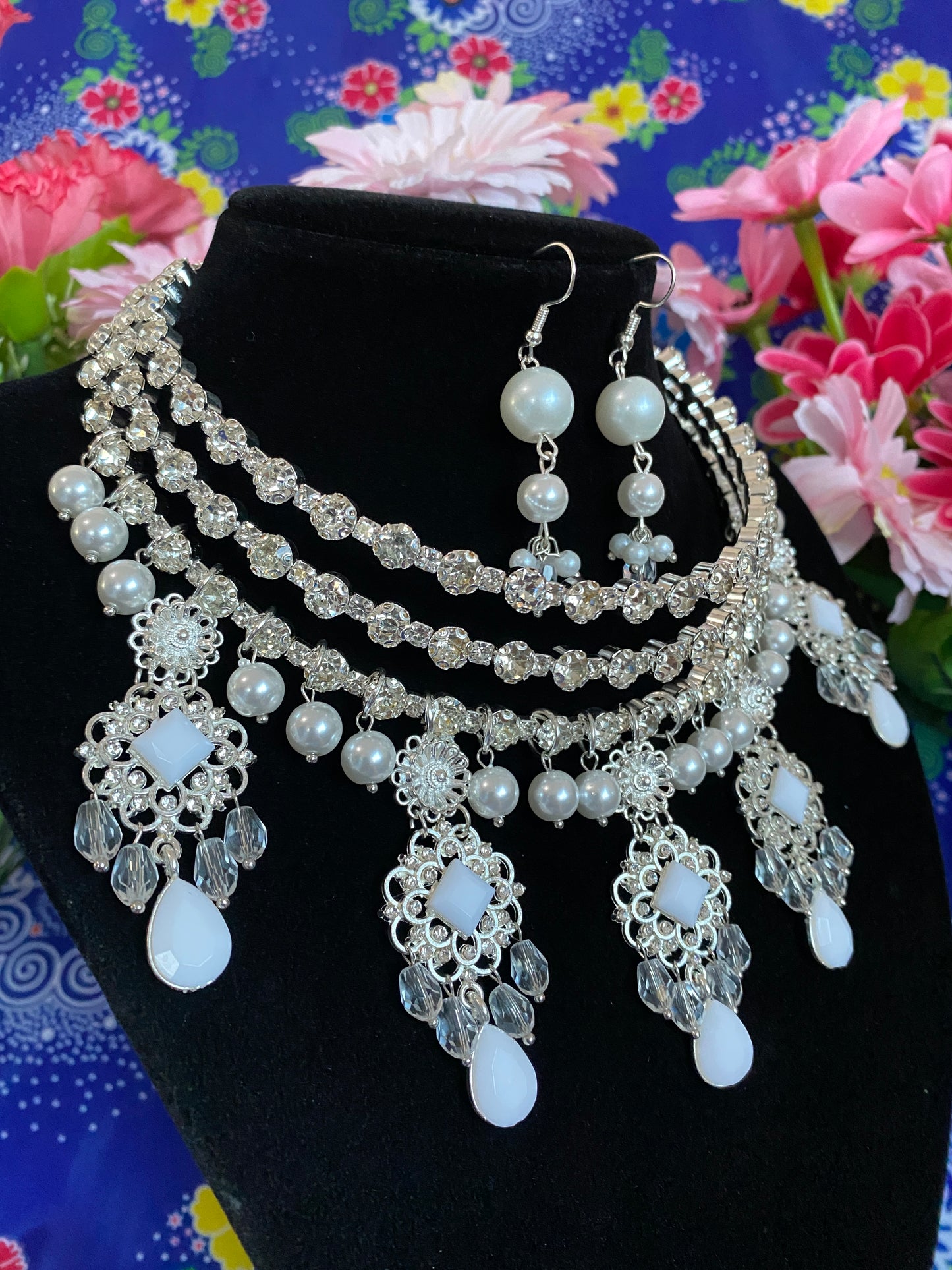 RSN092 Rhinestone Necklace w/Earrings